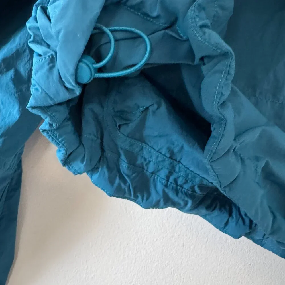 Lululemon Evergreen Cropped Anorak in Hawaiian Blue